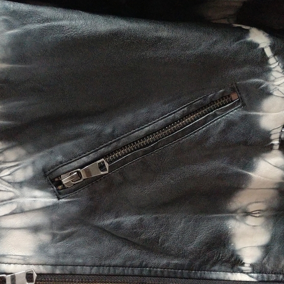 ROCK & REPUBLIC jacket Size L - Picture 4 of 6